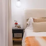 Townhouse - Luxury, Wi-fi, Ac, 2 Mins From The *