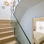 Townhouse - Luxury, Wi-fi, Ac, 2 Mins From The