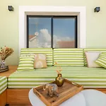 Townhouse - Luxury, Wi-fi, Ac, 2 Mins From The *