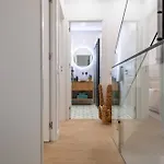 Townhouse - Luxury, Wi-fi, Ac, 2 Mins From The