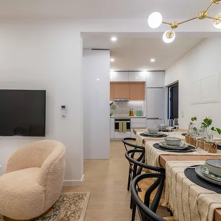 בית נופש Townhouse - Luxury, Wi-fi, Ac, 2 Mins From The