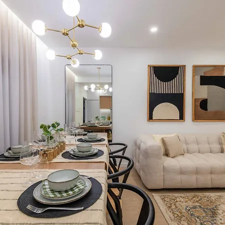 Townhouse - Luxury, Wi-fi, Ac, 2 Mins From The Armação de Pêra