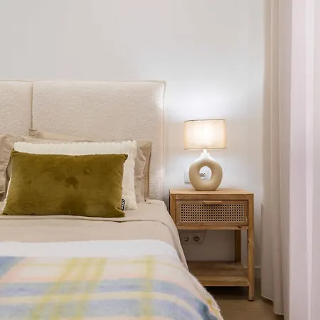 Townhouse - Luxury, Wi-fi, Ac, 2 Mins From The