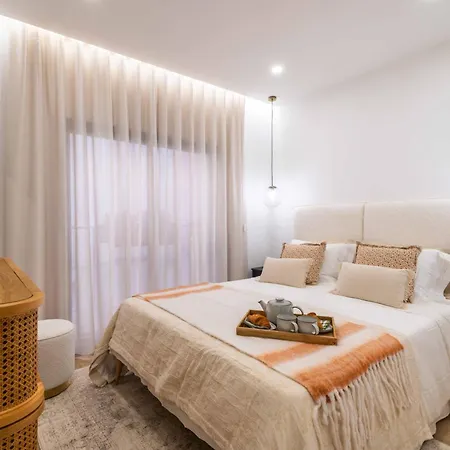 Townhouse - Luxury, Wi-fi, Ac, 2 Mins From The Tatil Evi Armação de Pêra