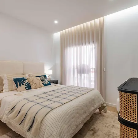 Townhouse - Luxury, Wi-fi, Ac, 2 Mins From The Tatil Evi Armação de Pêra