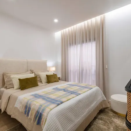 בית נופש Townhouse - Luxury, Wi-fi, Ac, 2 Mins From The *