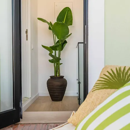 Townhouse - Luxury, Wi-fi, Ac, 2 Mins From The