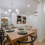 Townhouse - Luxury, Wi-fi, Ac, 2 Mins From The Armação de Pêra