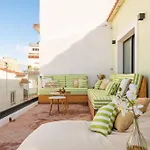 펜션 Townhouse - Luxury, Wi-fi, Ac, 2 Mins From The