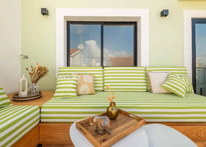 Townhouse - Luxury, Wi-fi, Ac, 2 Mins From The *