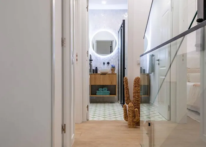 Townhouse - Luxury, Wi-fi, Ac, 2 Mins From The